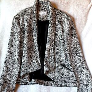 Calvin Klein soft casual black and white jacket size small Reaches